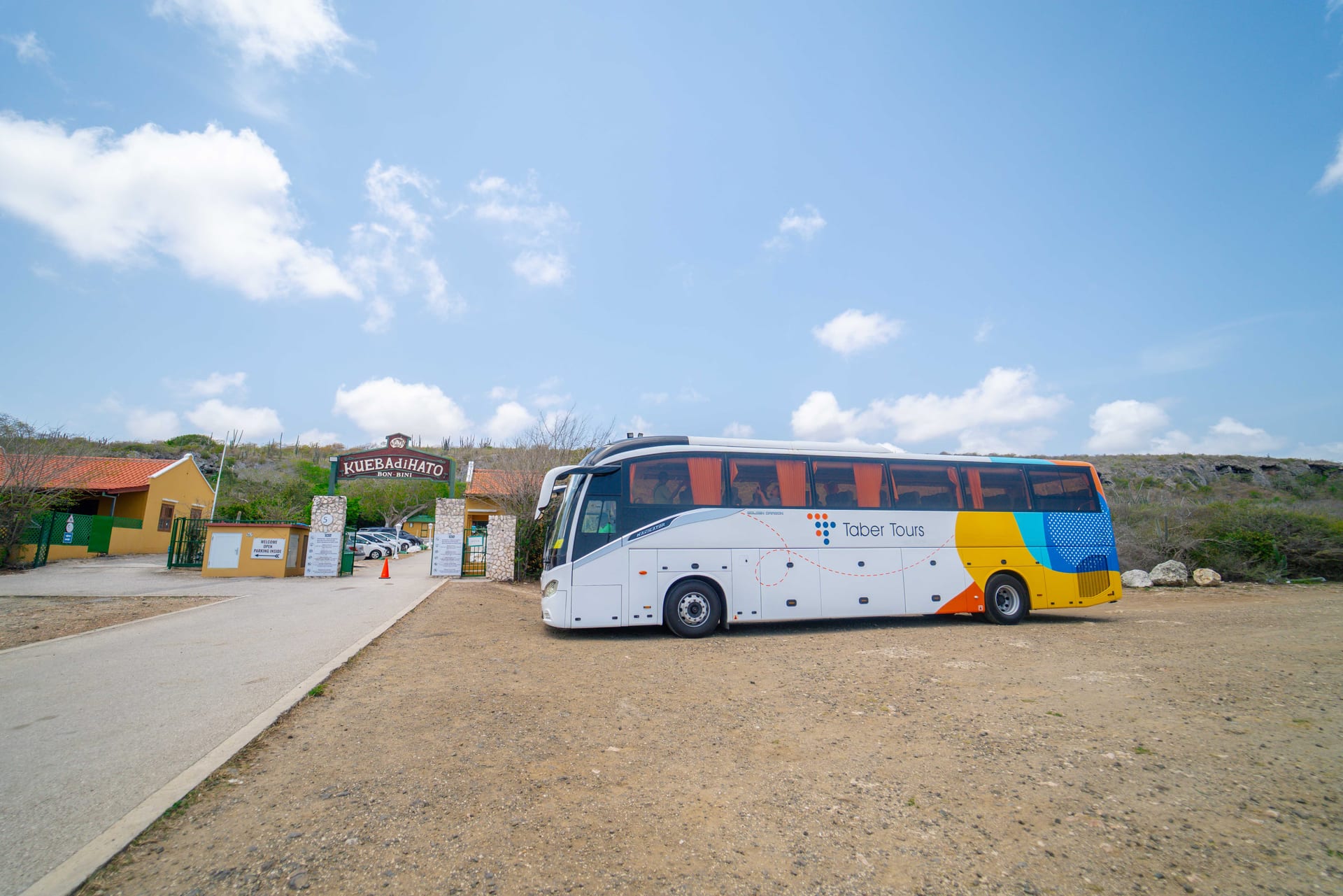 Taber Tours coach at Shete Boka entrance